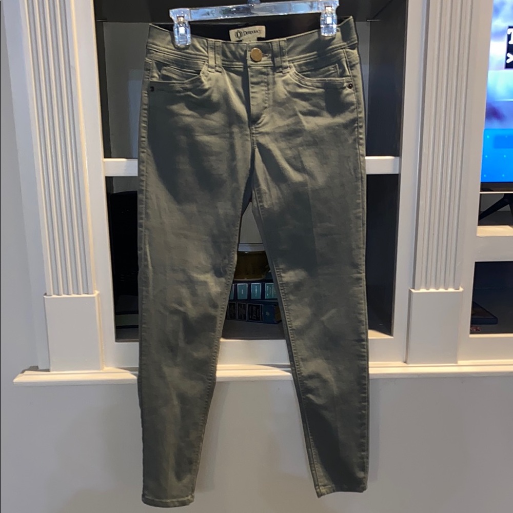 Ladies Democracy Jeans  with an technology Size 2